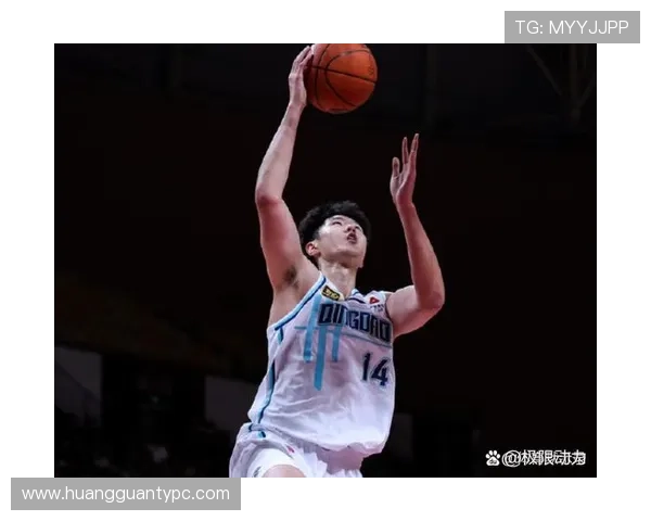 杨瀚森篮下高效终结提升内线防守影响力