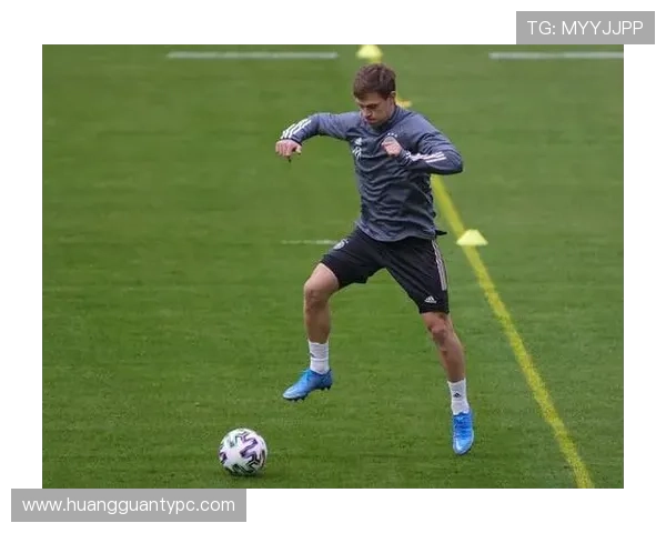 约书亚训练完顺手买了辆布加迪，说是为了“放松心情”