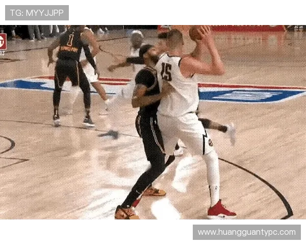 戴维斯突破扛起内线防守，抢断效率明显优于约基奇