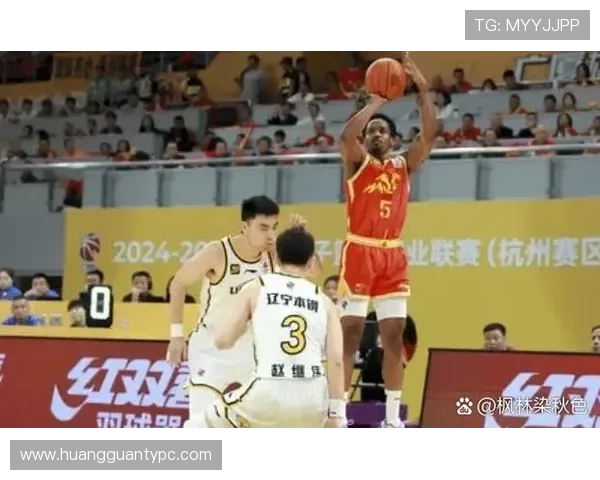 推人犯规判罚标准解读：何时算犯规裁判才会吹罚？