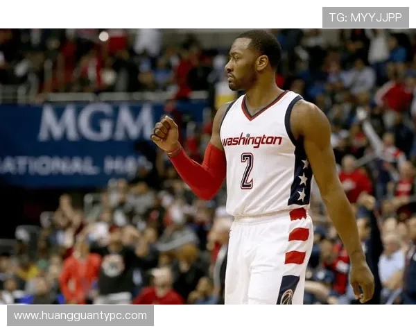 约翰·沃尔突破拉扯掩护提升组织效率，助阵球队攻防转换加速